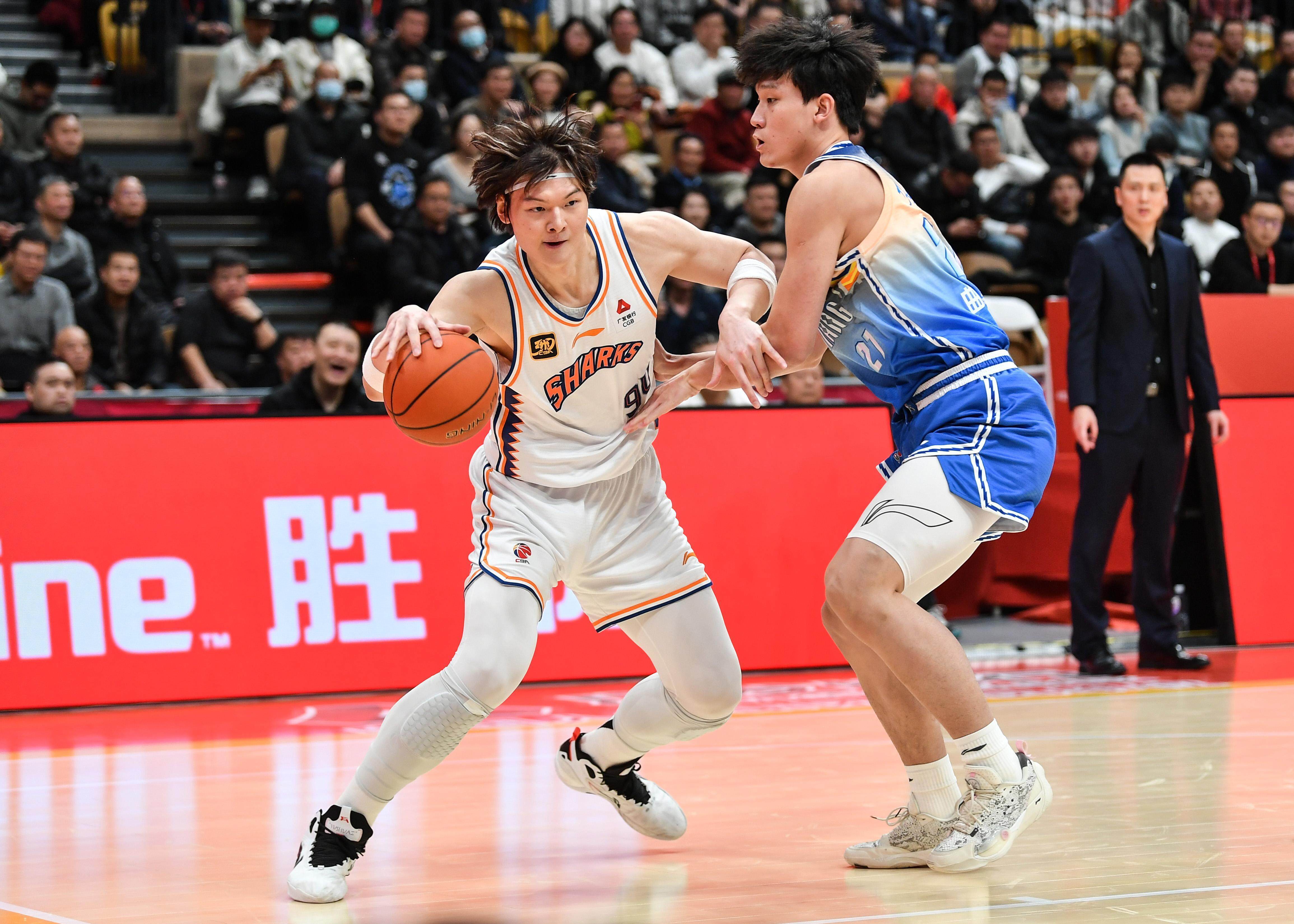 九游体育APP关于赛后体能课后，曼城更衣室发声备战CBA季后赛，赛场秩序良好，训练强度明显提升的信息